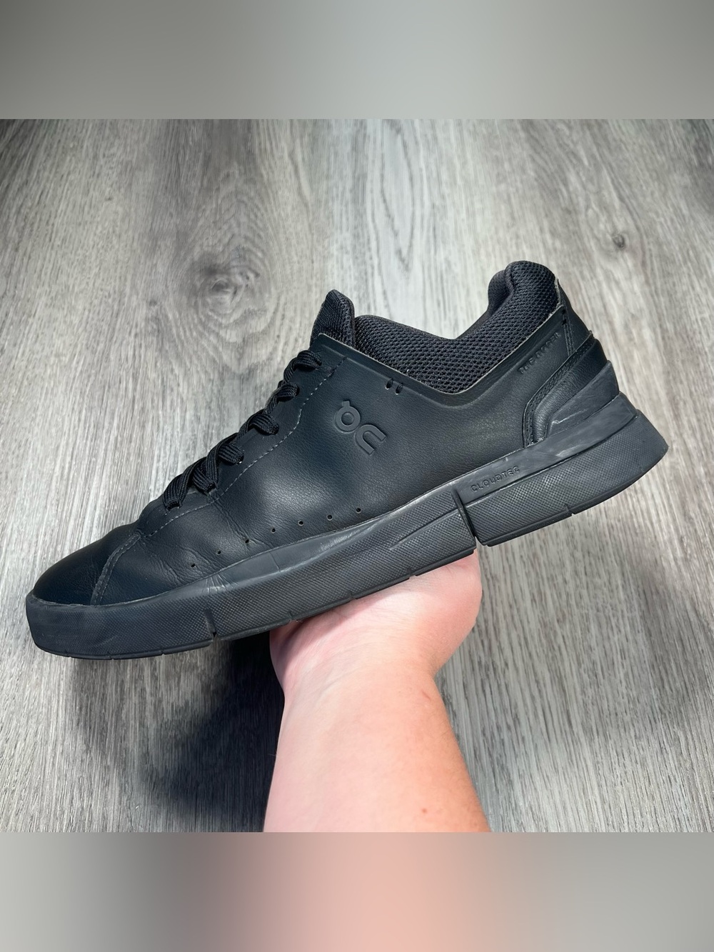 On Cloud The Roger Advantage Men's Size 10.5 All Black Tennis Running Shoes